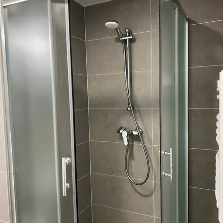 Silvergate Apartment